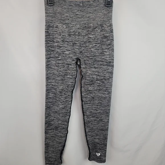 Women's Best Gray Leggings - Picture 5 of 7